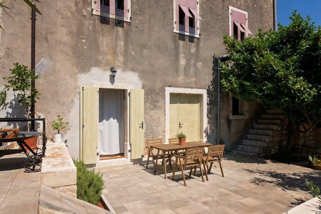 Old Town Studio And Apartment Vrsar Ngoại thất bức ảnh