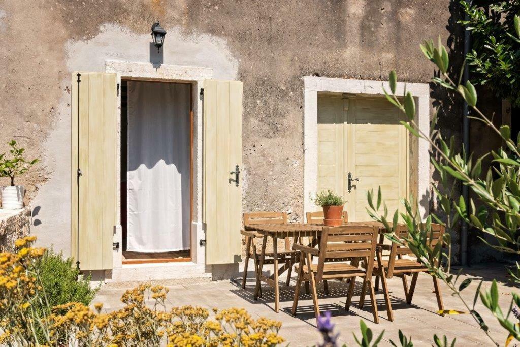 Old Town Studio And Apartment Vrsar Ngoại thất bức ảnh